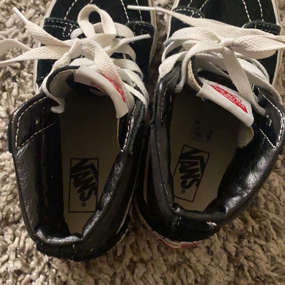 Vans - Picture 6 of 7